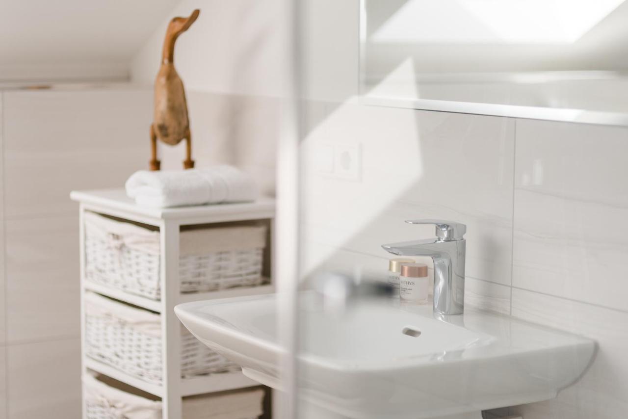 Luxus-See-Domizil Mit Sauna, Kamin Und Boot-130 Qm Fuer 6 Personen クラーコー・アム・ゼー エクステリア 写真