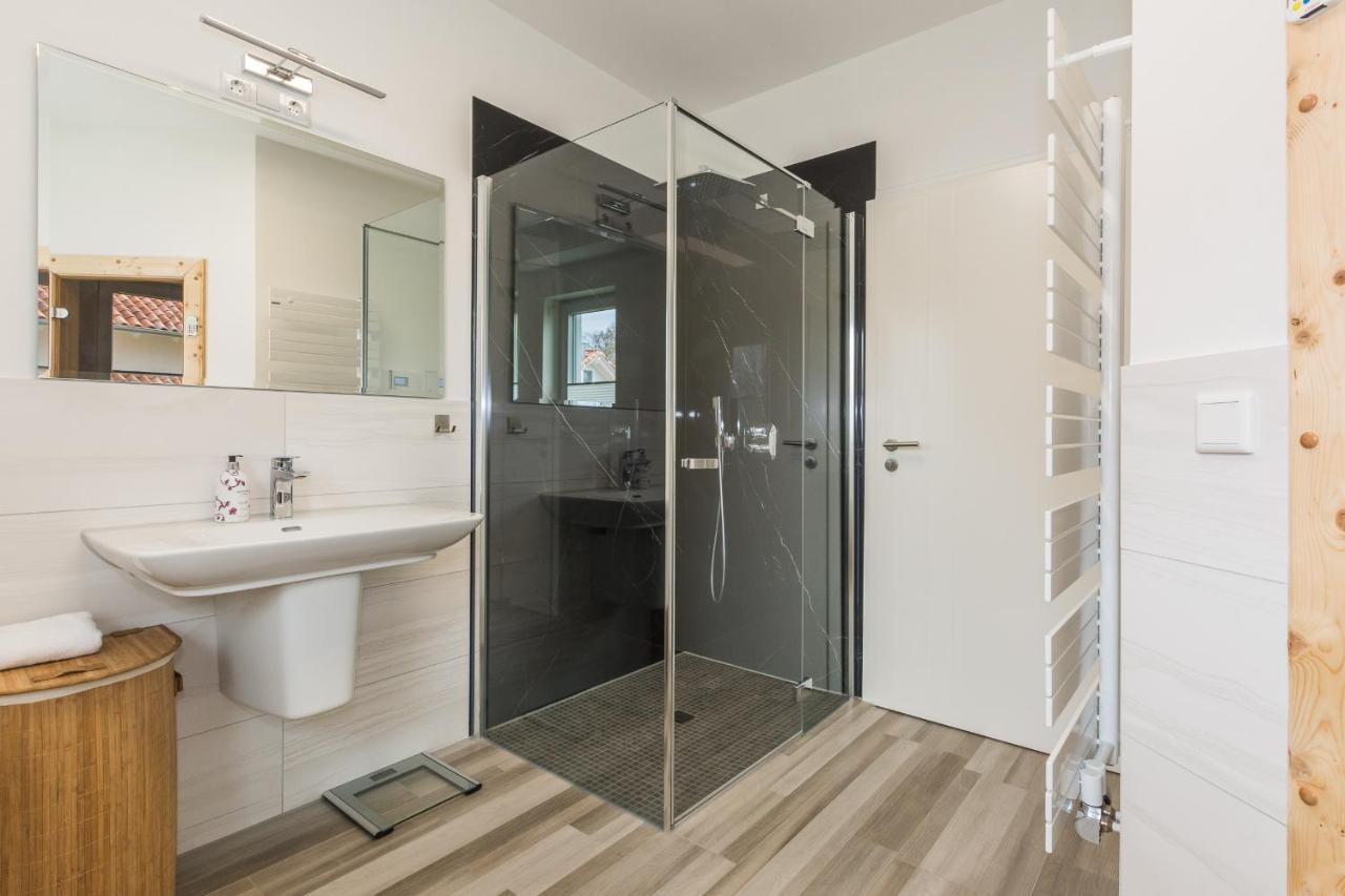 Luxus-See-Domizil Mit Sauna, Kamin Und Boot-130 Qm Fuer 6 Personen クラーコー・アム・ゼー エクステリア 写真